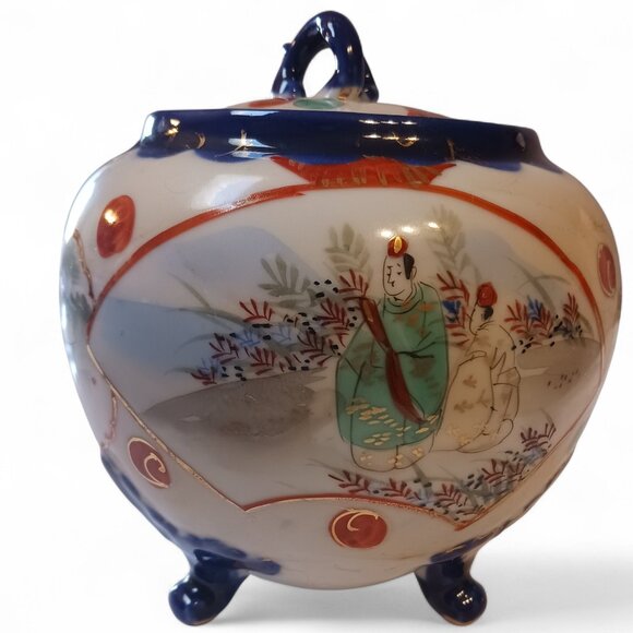 Vintage Japanese Kutani Lidded Jar – Hand Painted, Gilded, 3-Footed c.1920s–40s - Picture 5 of 16